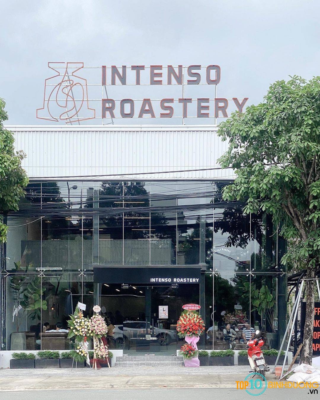 quán cafe đẹp ở Chánh Nghĩa Thủ Dầu Một - Intenso Roastery