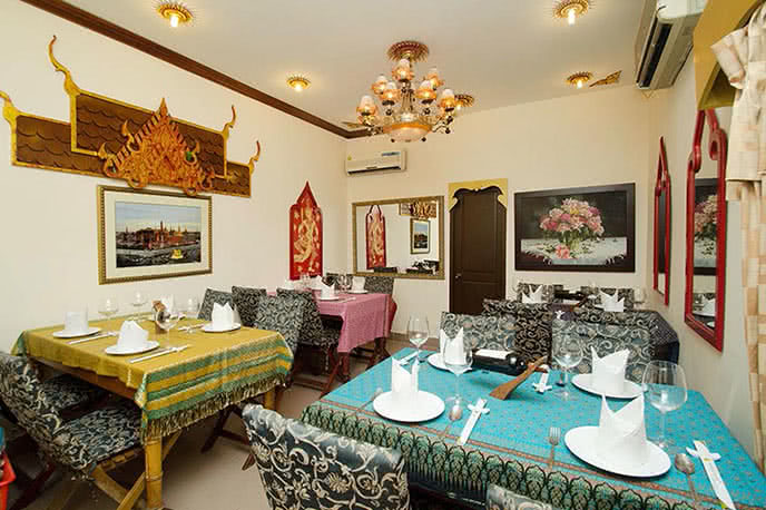 Không gian nhà hàng Con Voi Vàng